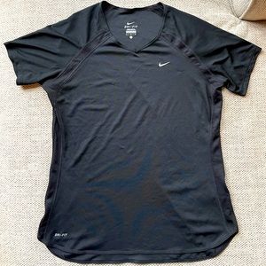 Nike Dri-Fit Short Sleeved Women’s Performance Shirt | Size Large